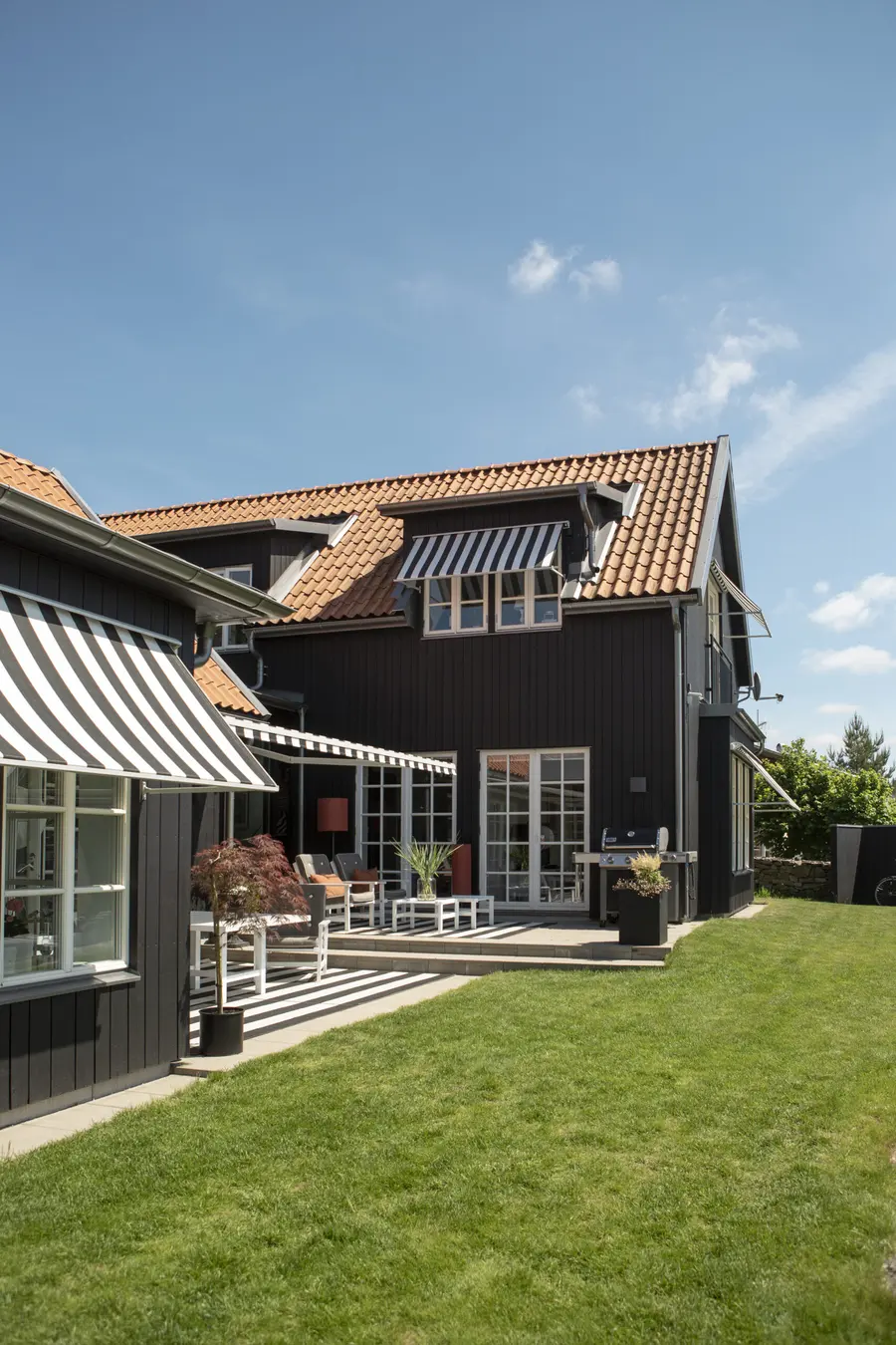 Fasademarkise på moderne bolig